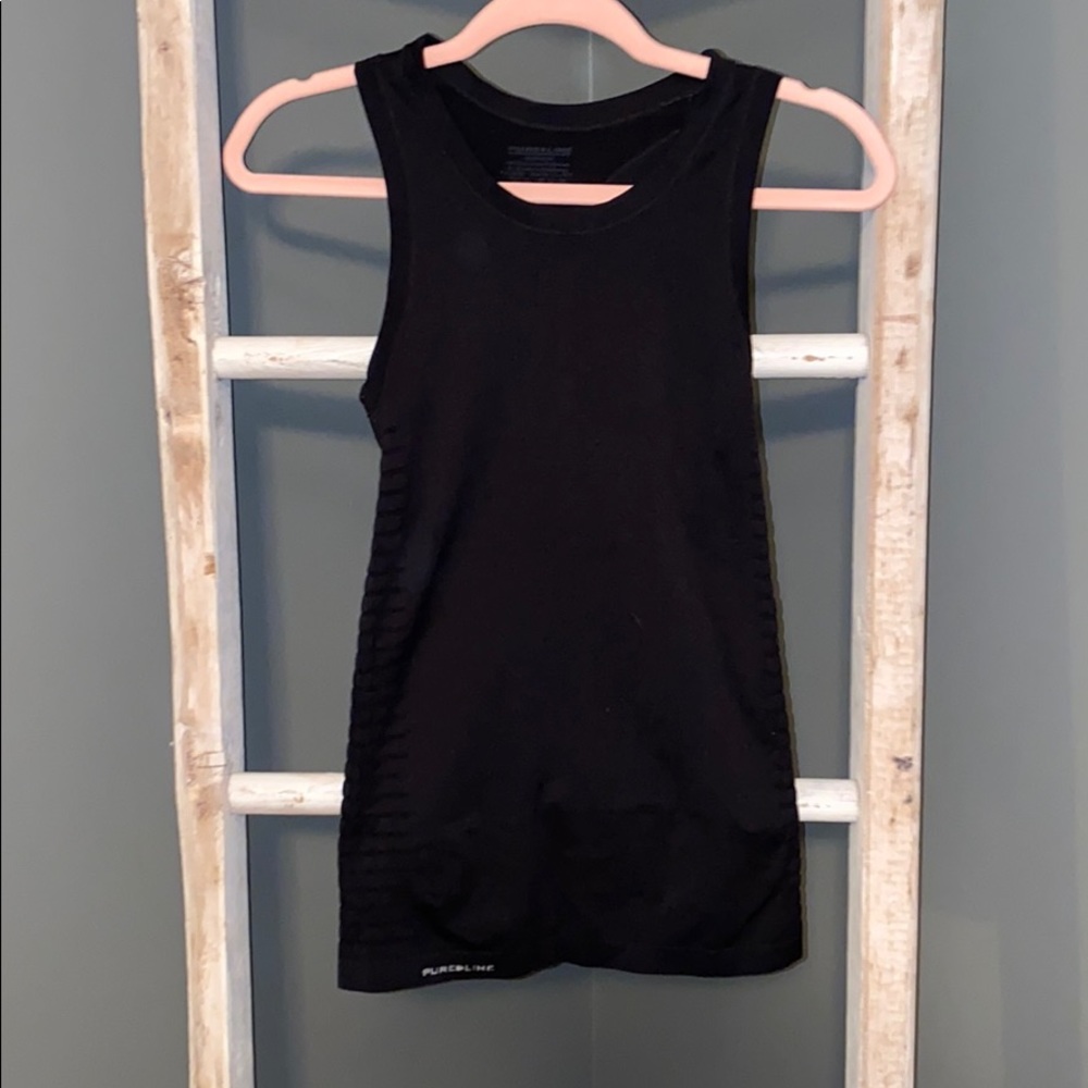 Black workout tank